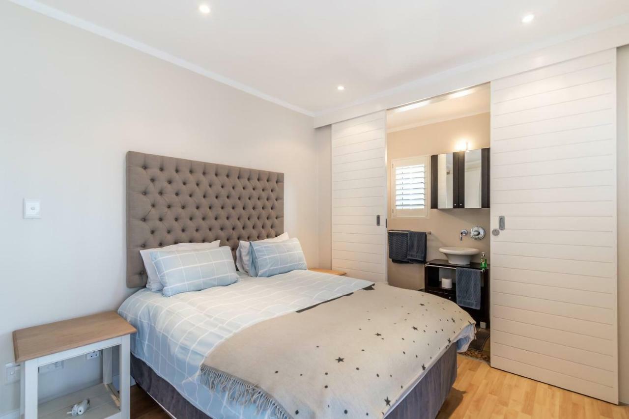 Trendy Get-Away On The Canals, Thesen Islands Knysna Esterno foto